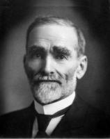 Andrew  Elliott
